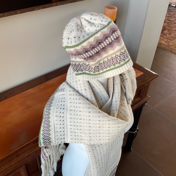 Winter Fuzzies Set: Matching Scarf, Hat and Gloves. Cream, Purple, Taupe, Green - Picture 3 of 5